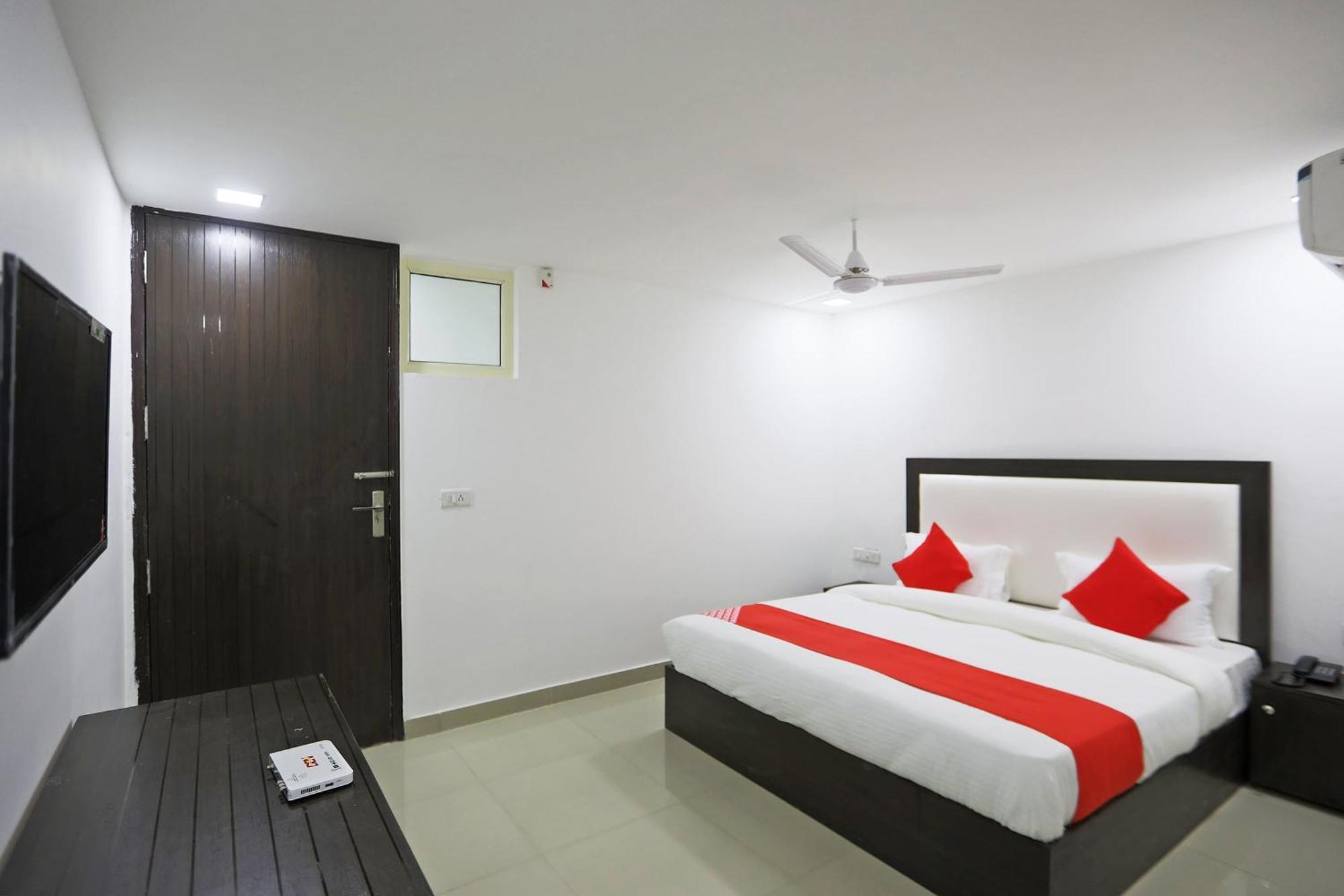Hotel Townhouse South Lawn Nuova Delhi Esterno foto